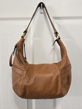 Danier Classic Tan Leather Shoulder Bag - Women's Hobo Style